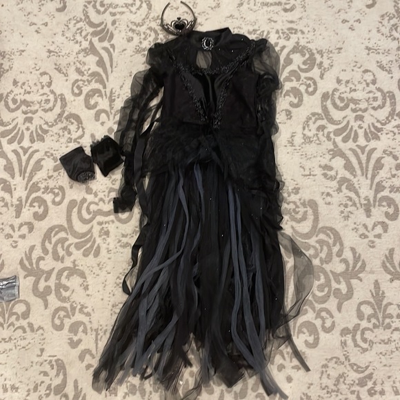 Elegant Black Kids Costume - Picture 7 of 7